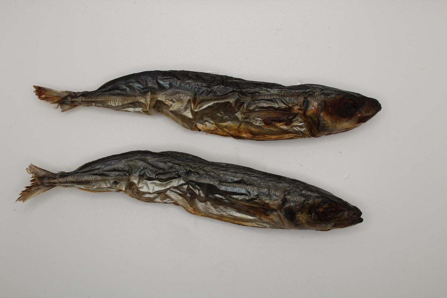 Becosi Dehydrated Whole Dragon Round Scad Fish 4 ct